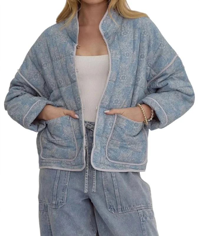 Amelia Quilted Jacket In White/blue Print