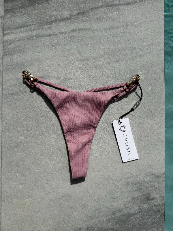 SAMPLE SALE 43 THONG